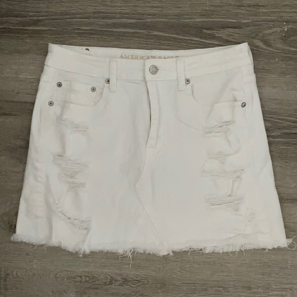 AEO distressed white jean skirt